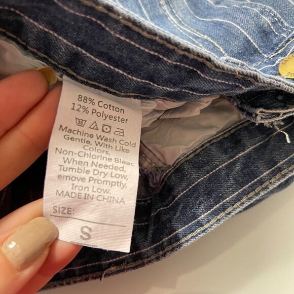 Falmer Heritage Women's Blue Striped Cuffed High Rise Mom Jean Shorts Small - Picture 3 of 7